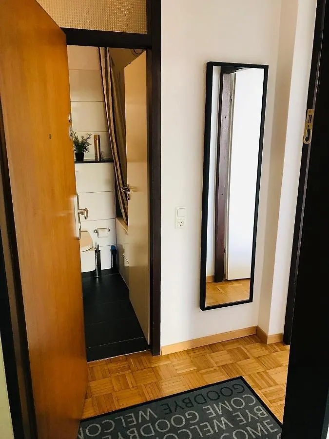 Messe Apartment Koeln West  קלן