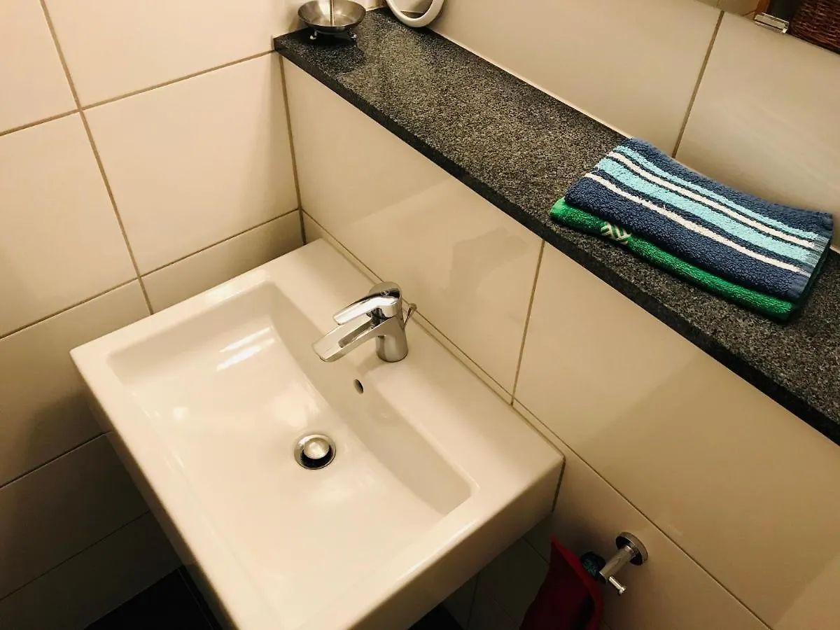 Messe Apartment Koeln West גרמניה