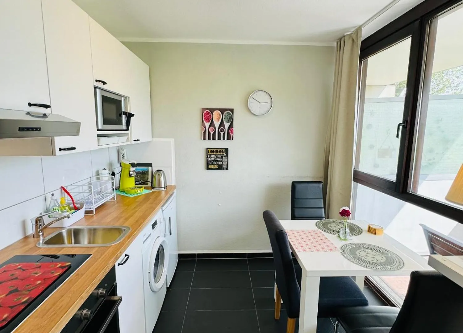 Messe Apartment Koeln West 0*, קלן